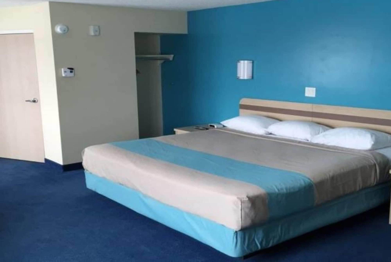 Bedroom 3, Super 8 by Wyndham Estevan, Division No. 1