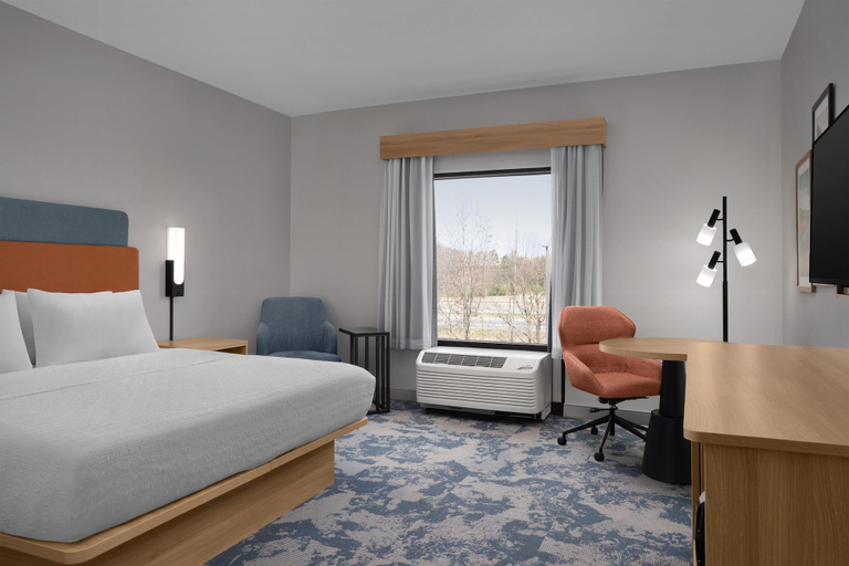 Bedroom 4, Hampton Inn Crossville, Cumberland