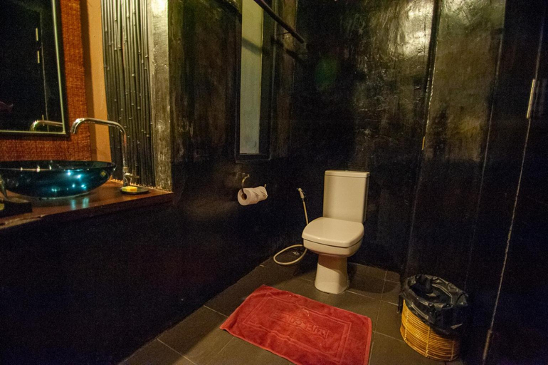 Bathroom 4, La Laanta Hideaway Resort, Ko Lanta