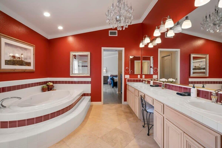 Bathroom 4, @ Marbella Lane - Captivating Home W/pool, Los Angeles