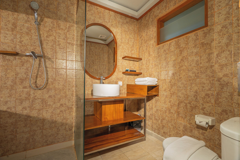 Bathroom 4, Nirmala Hotel Jimbaran, Badung