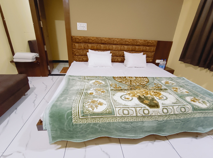 Room 2, Hotel Shree Raghunandan Palace, Ujjain