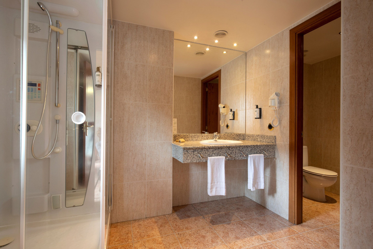 Bathroom 4, Hotel Cérvol by Nexta