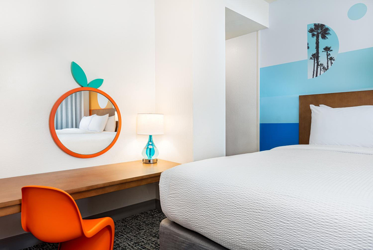 Bedroom 2, Clementine Hotel & Suites Anaheim, Orange