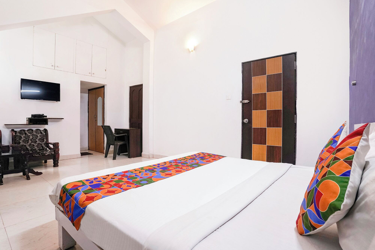 Room 3, FabHotel Triple Beach House - Nr. Benaulim Beach, North Goa