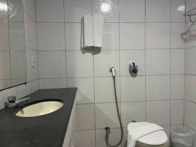 Bathroom 5, Portobello Park Hotel, Porto Seguro