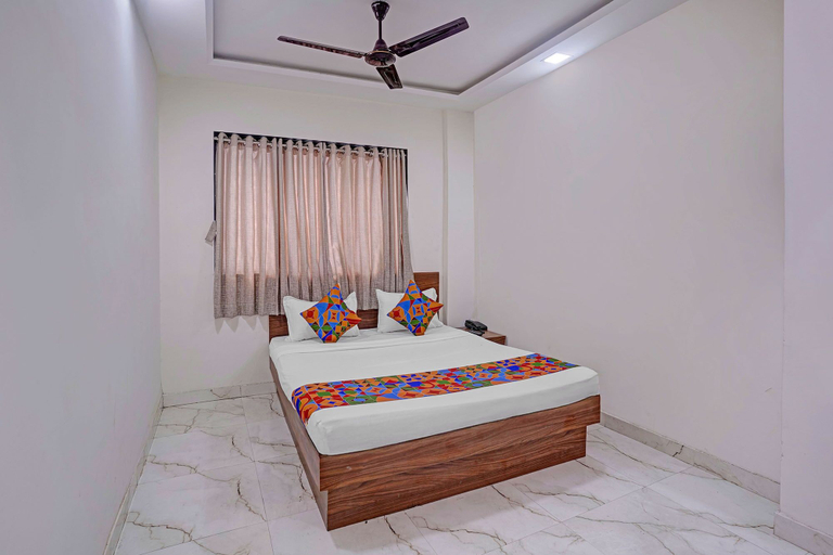 Room 3, Fabhotel Red Rose Palghar, Palghar