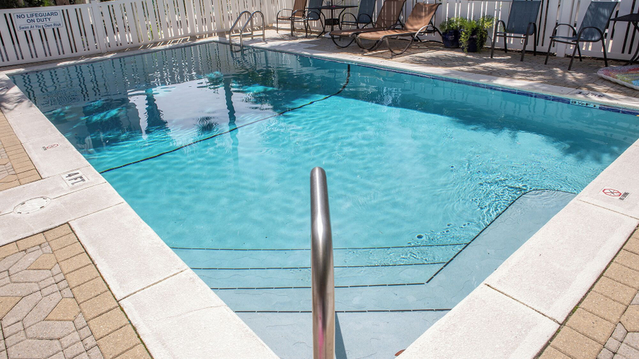 Pool 5, 5BR Home w/ Pool Table in Seagrove - Steps From the Beach & Pool - Sleeps 12, Walton