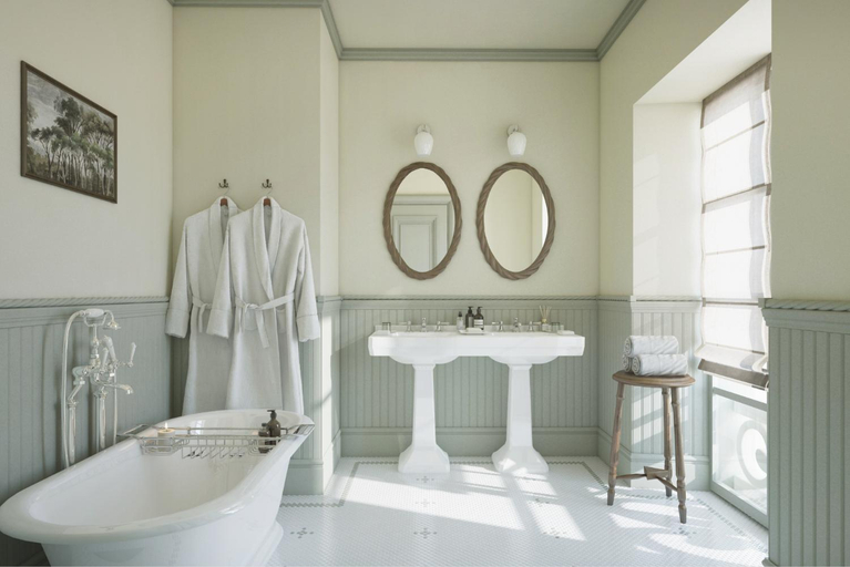 Bathroom 3, Chateau de Citeaux - Fontenille Collection, Côte-d'Or
