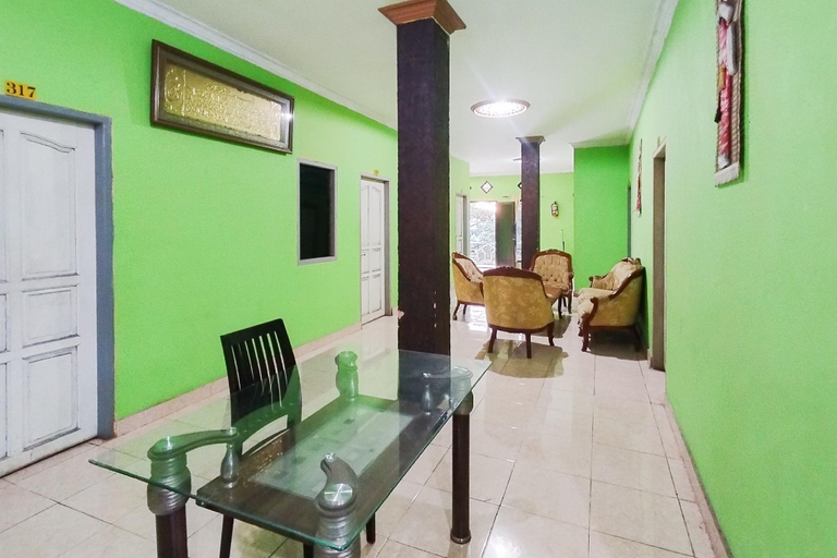 Public Area 3, RedDoorz @ Hotel Grand Yuda Tenggarong, Kutai Kartanegara