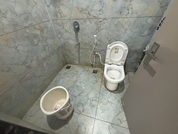 Bathroom 3, Hotel Shyam Jagat Palace, Sikar