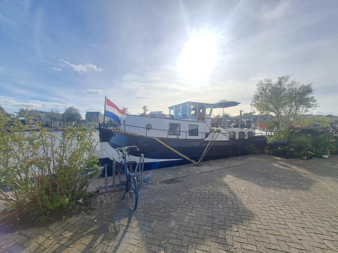 Exterior & Views, B&B Teddy "Prachtig authentiek woonschip uit 1912, 15 minuten van Amsterdam", Zaanstad