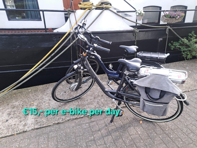 Others 5, B&B Teddy "Prachtig authentiek woonschip uit 1912, 15 minuten van Amsterdam", Zaanstad