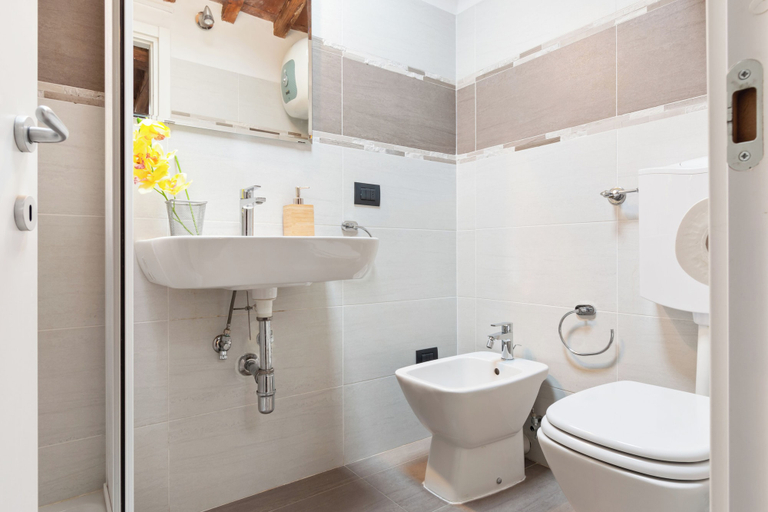 Bathroom 5, Guesthost - Appartamento Pazzi A 3 Min Da Piazza Del Duomo, Florence