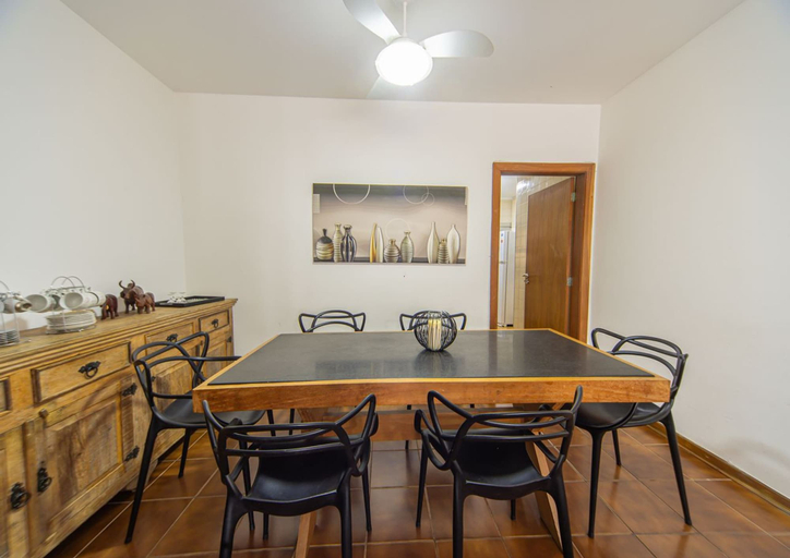 Room 4, Apto com 3 Quartos a 200m da Praia Pitangueiras, Guarujá