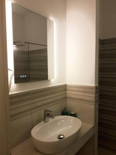 Bathroom 4, San Felice 135 - 4, Bologna