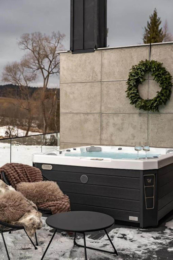 Outdoor spa tub 4, Luxury Houses Łapsze z Jacuzzi, Tatra
