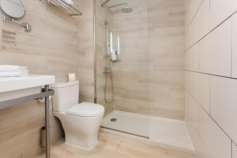 Bathroom 5, R2 Bahia Kontiki, Las Palmas