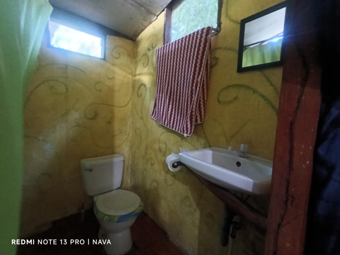 Bathroom 5, Hostal La Gloria, Altagracia
