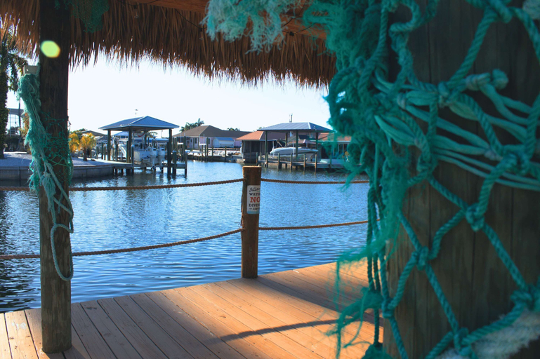 Room 3, Island Style Waterfront Retreat w Private Dock, Lee