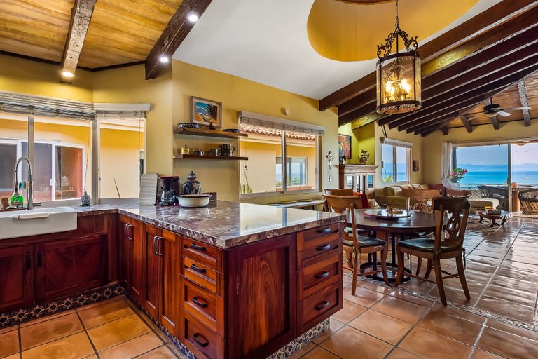 Interior 5, Oceanfront Condo With Pool, Balcony, Amazing Views, Washer/dryer, & Partial AC, Compostela