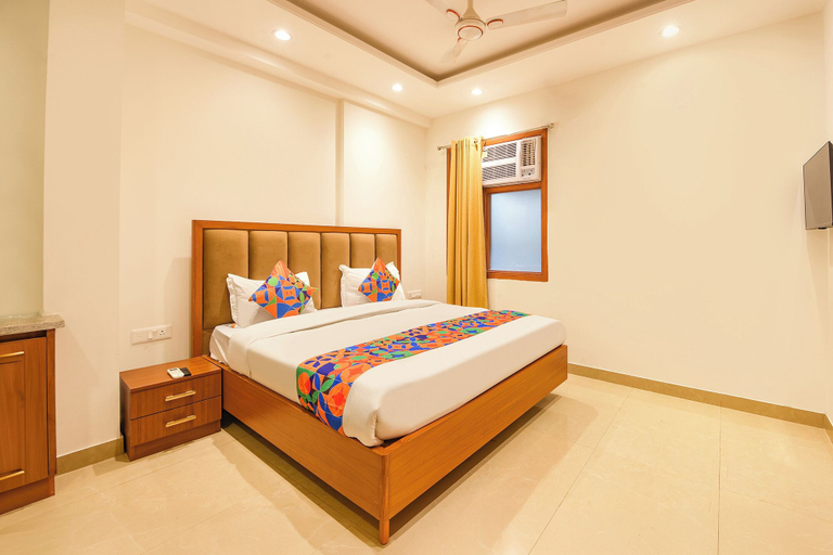 Room 2, Fabhotel Downtown Travelodge, Delhi