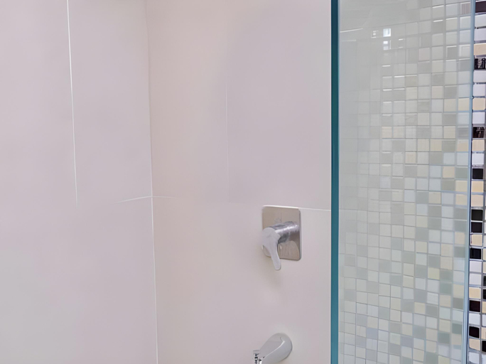 bathroom 12