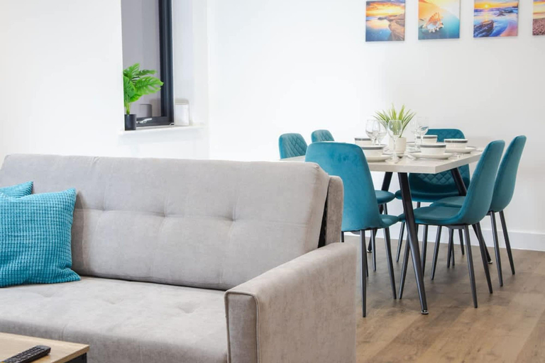 Exterior 2, Seafront Penthouse w/ Balcony Central Brighton, Brighton and Hove