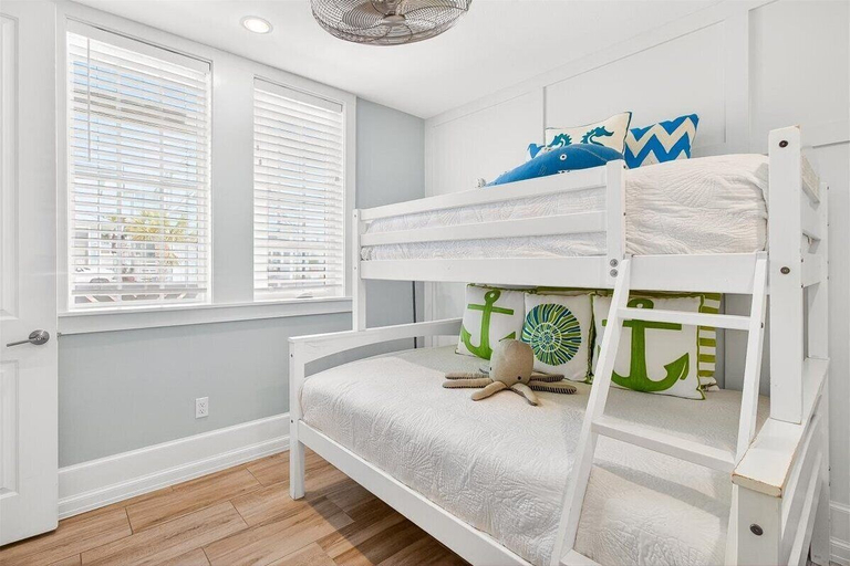 Bedroom 2, Blue Lagoon TC 10102, Nueces