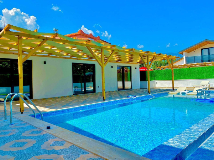 Pool 2, Kent Villas Heated Pool Villas, Kale