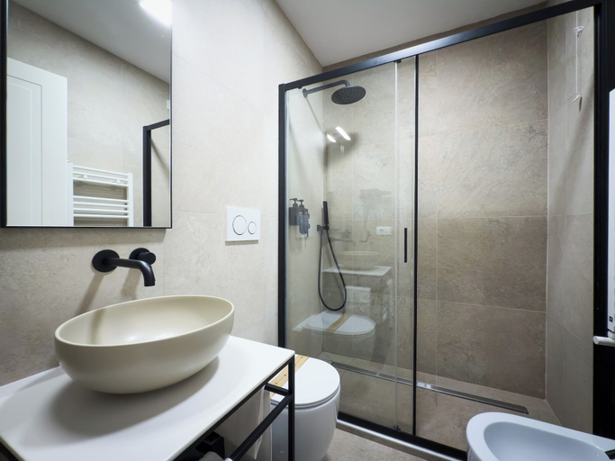 Bathroom 4, Hotel Marco Polo, Rome