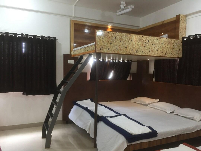 Bedroom, Joshi Yatri Niwas, Kolhapur