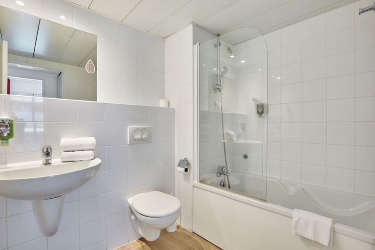 Bathroom 4, Appart Hotel Odalys City Antibes Olympe, Alpes-Maritimes