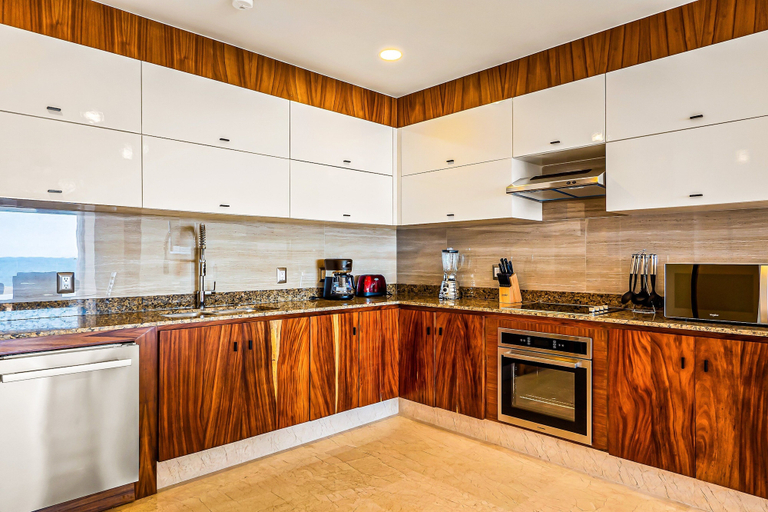 Private kitchen 4, Lavish Seaside Escape With Oceanfront Views, Amazing Pool & Pool spa, Puerto Vallarta