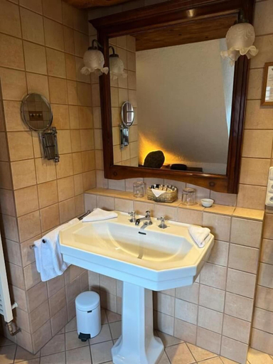 Bathroom 5, Romantik Hotel U raka, Praha 6