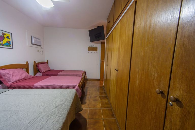 Room 2, Apto com 3 Quartos a 200m da Praia Pitangueiras, Guarujá