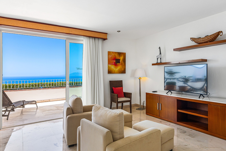 Living area 3, Elegant Oceanview Penthouse With Private Rooftop Jacuzzi, Pools & spa Access, Puerto Vallarta