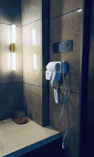 Bathroom 5, The S - Luxurious Stays, Satara