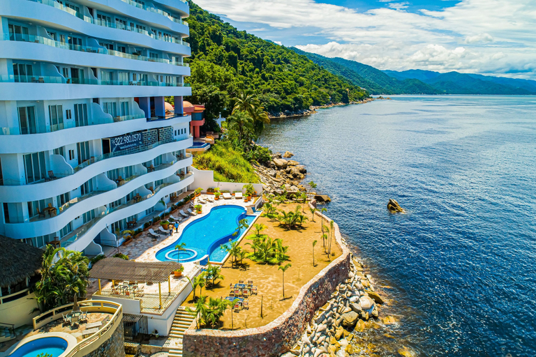 Pool 4, Stunning 7th-floor Condo With Outdoor Pool, hot tub & bay Views, Puerto Vallarta