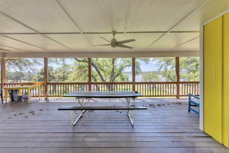 Interior 4, Lakeshore Escapes, on Canyon Lake Waterfront, Comal