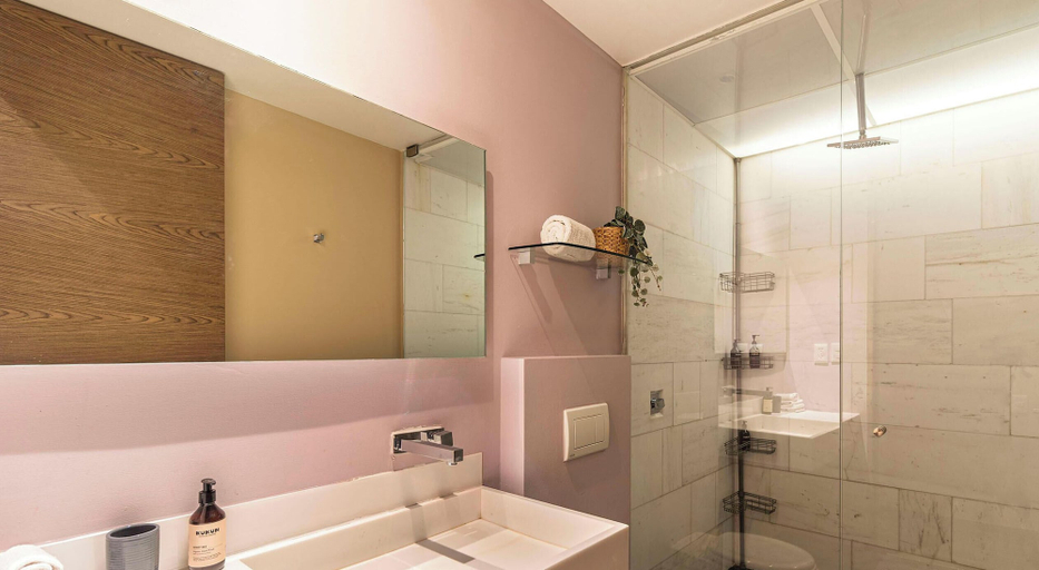 Bathroom 5, Magenta by Kukun, Mexico City