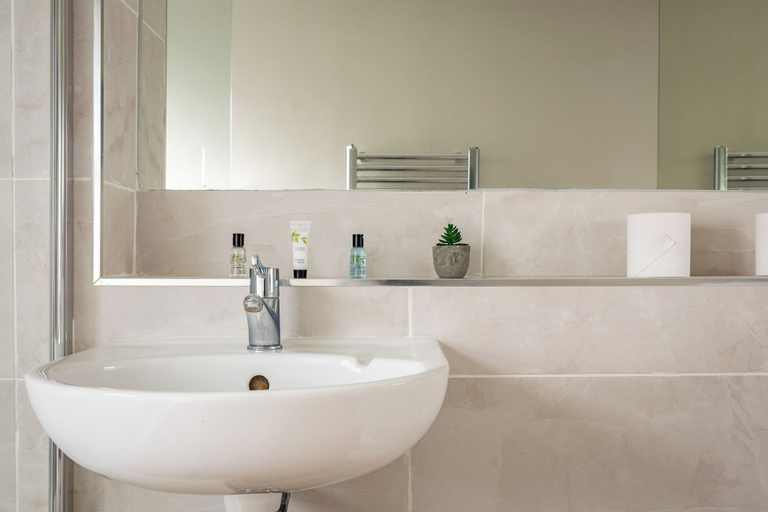 Bathroom 2, One Bedroom Apartment in West Kensington, London