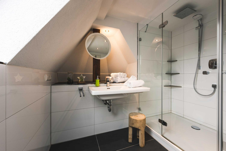 Bathroom, Ahornallee, Sächsische Schweiz-Osterzgebirge
