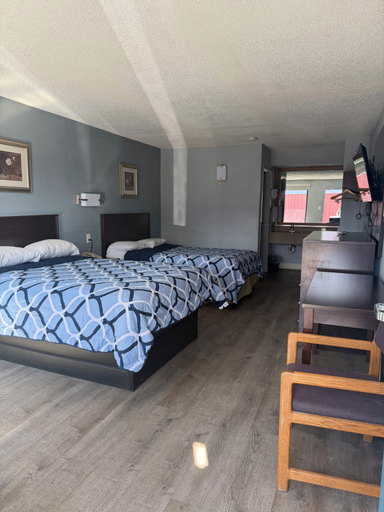 Bedroom 5, Knights Inn Ruther Glen, Caroline