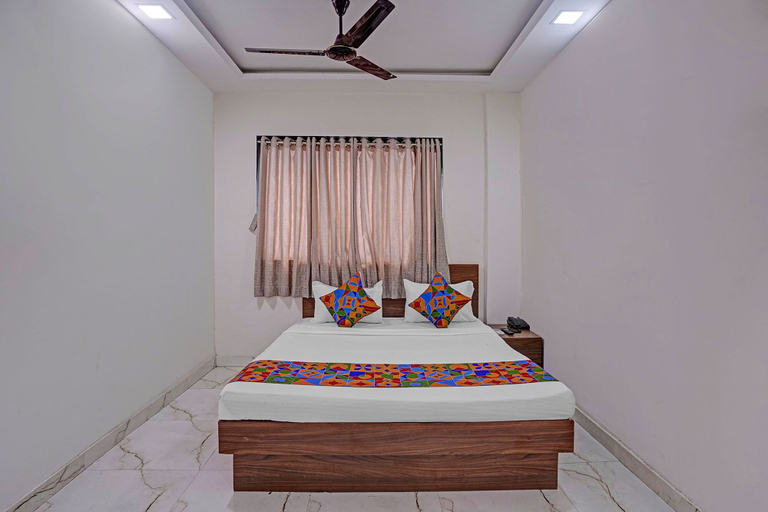 Room 2, Fabhotel Red Rose Palghar, Palghar