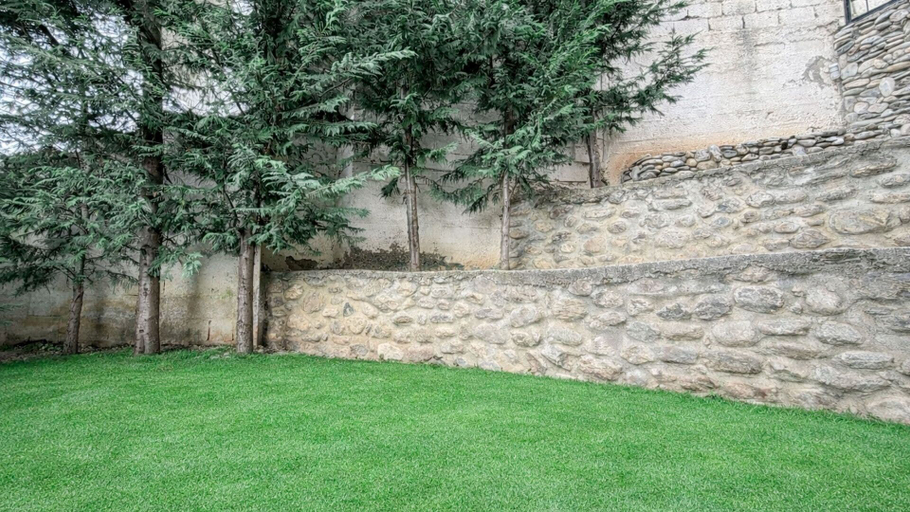 Property grounds, Makadam Hotel, Prizren