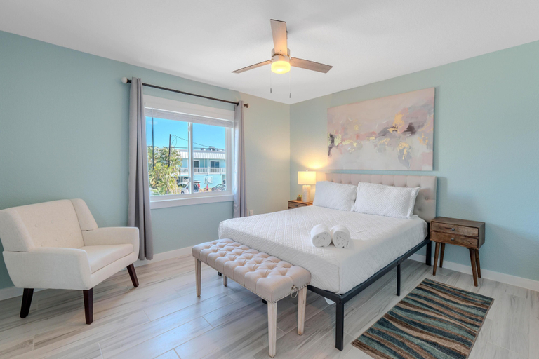 Room 4, The Shiloh - Side B, Lee