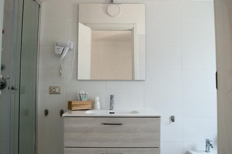 Bathroom 3, B&B Ciolandrea, Salerno