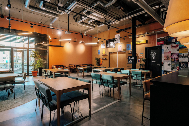 Food & Drinks 5, The Social Hub Amsterdam City, Amsterdam