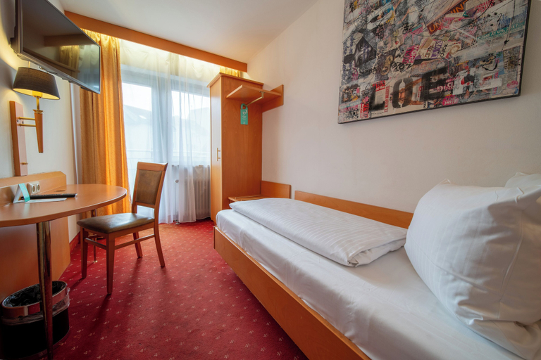 Room 5, Hotel Mondial Munich, München
